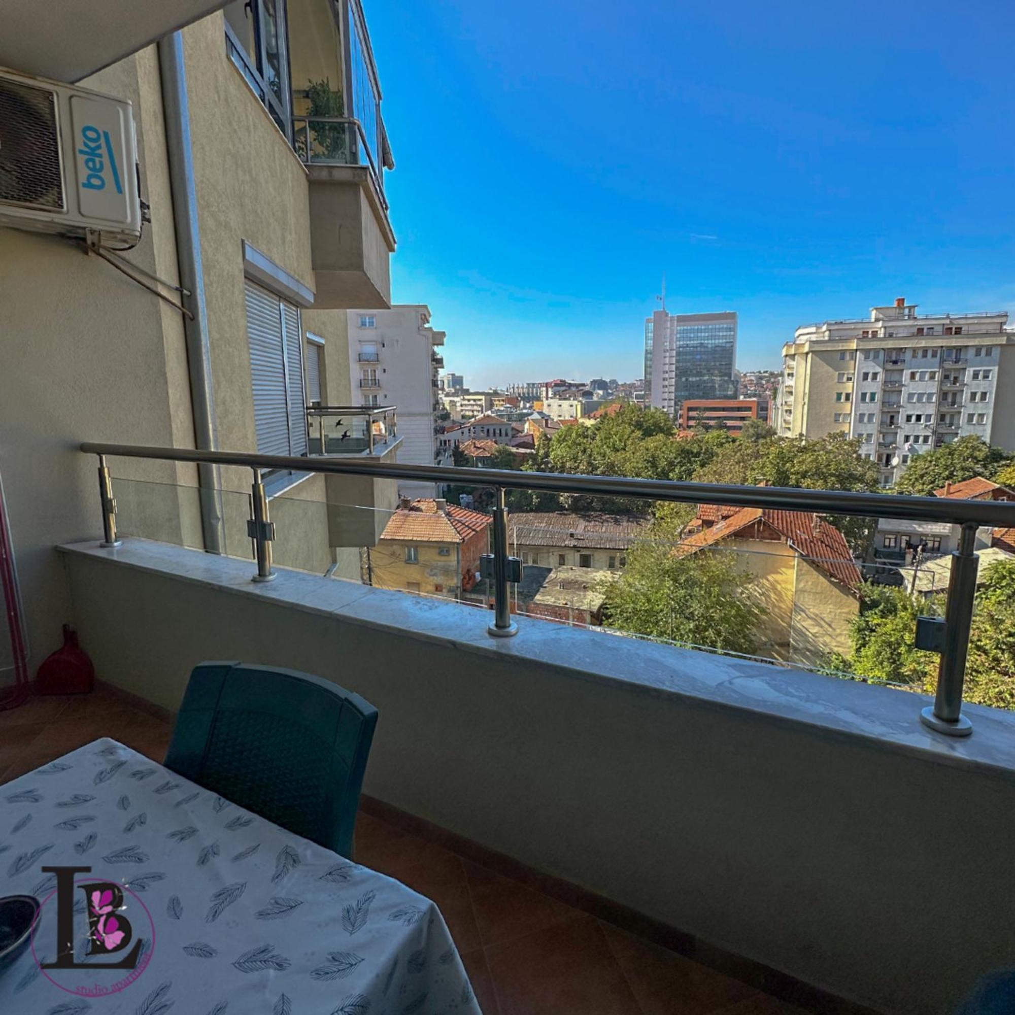 L&B Studio Apartment Pristina Buitenkant foto
