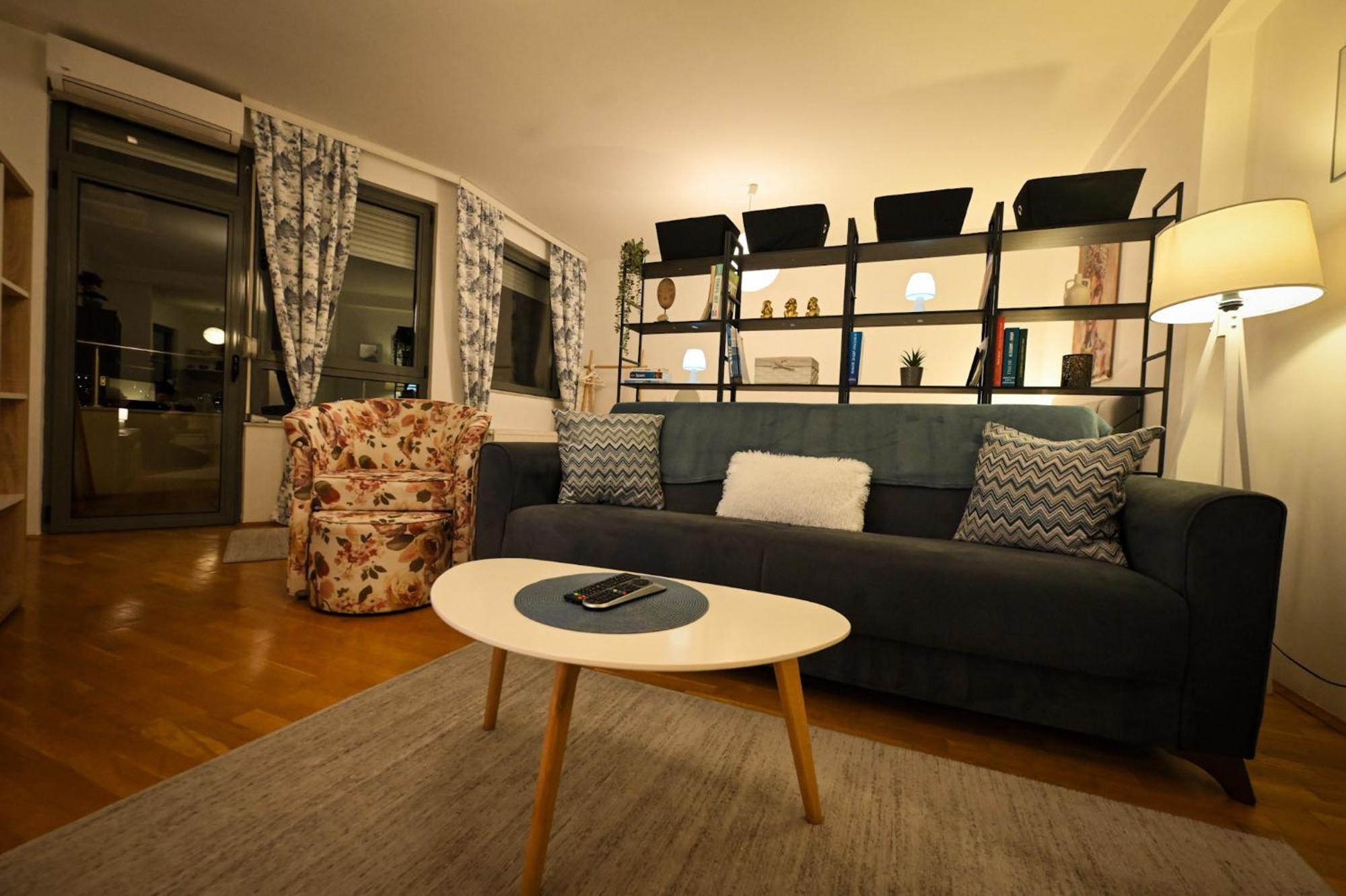 L&B Studio Apartment Pristina Buitenkant foto