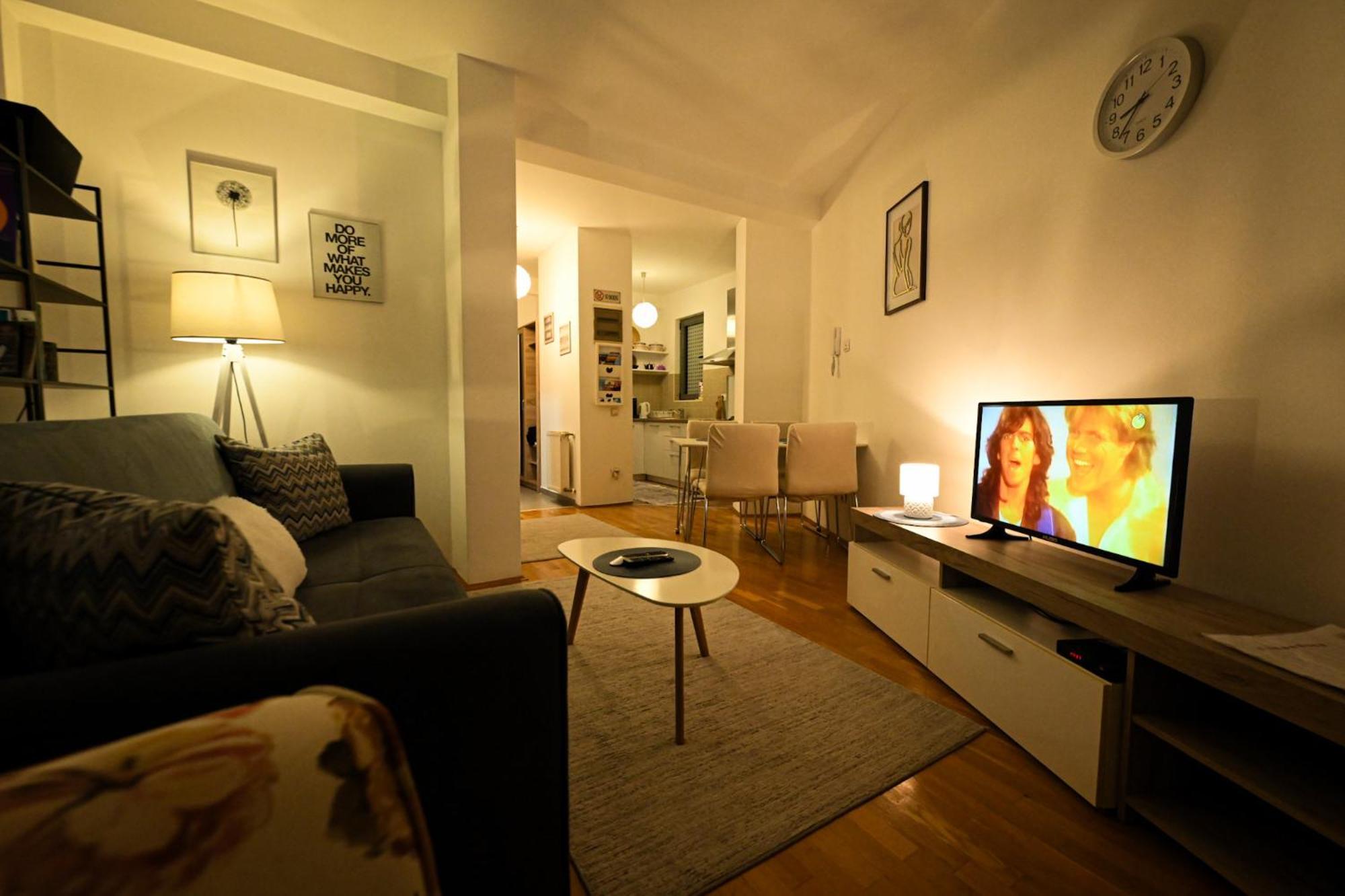 L&B Studio Apartment Pristina Buitenkant foto