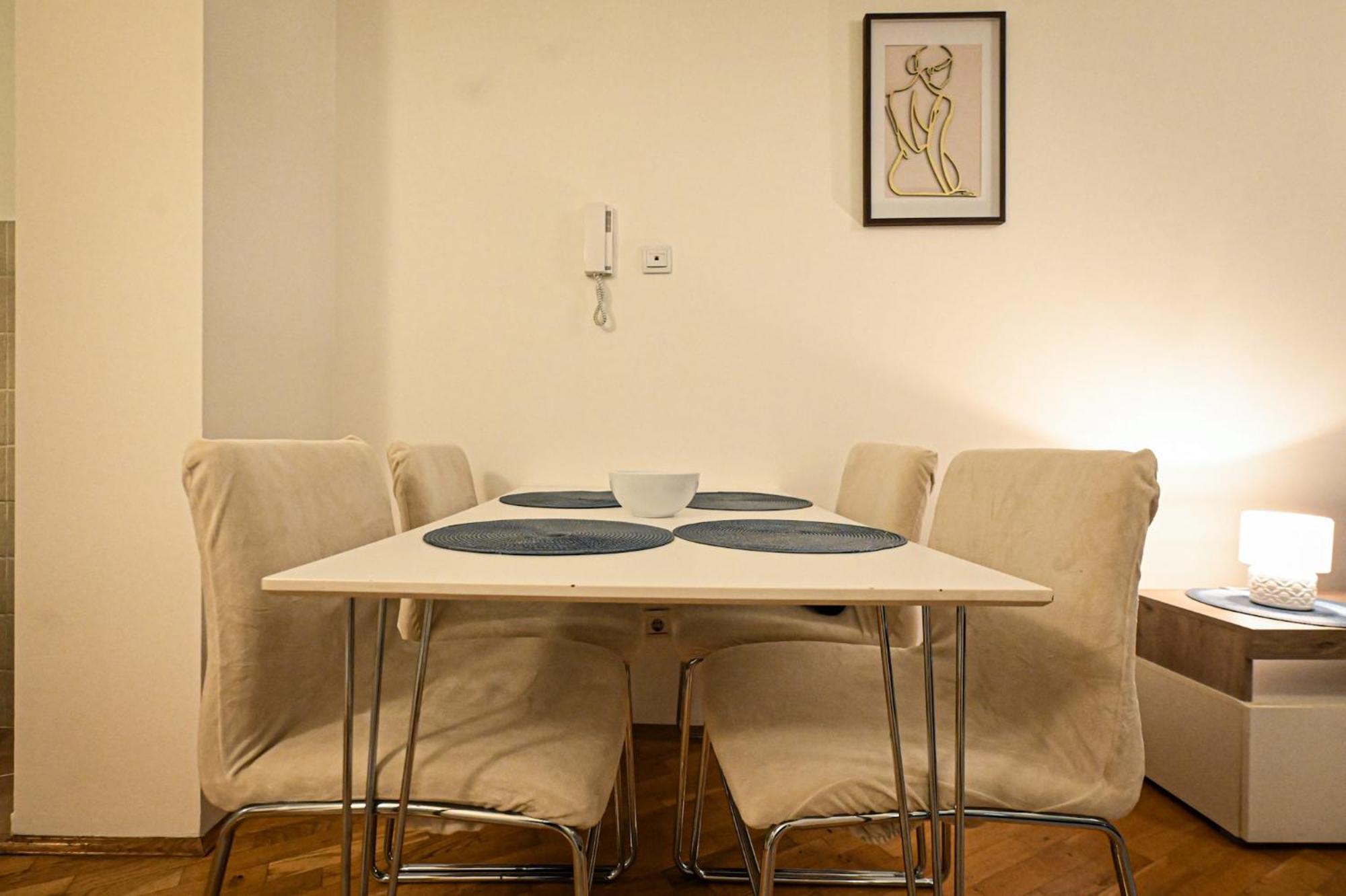 L&B Studio Apartment Pristina Buitenkant foto